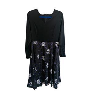 Vestido de manga larga con estampado de craneos purpura  talla XL