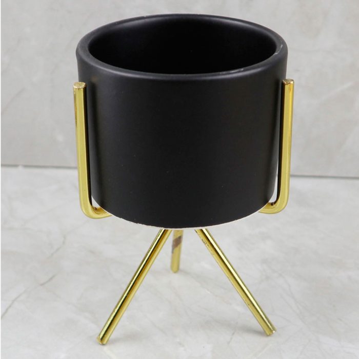 Maceta de ceramica negra - Galerías el Triunfo - 049072578074