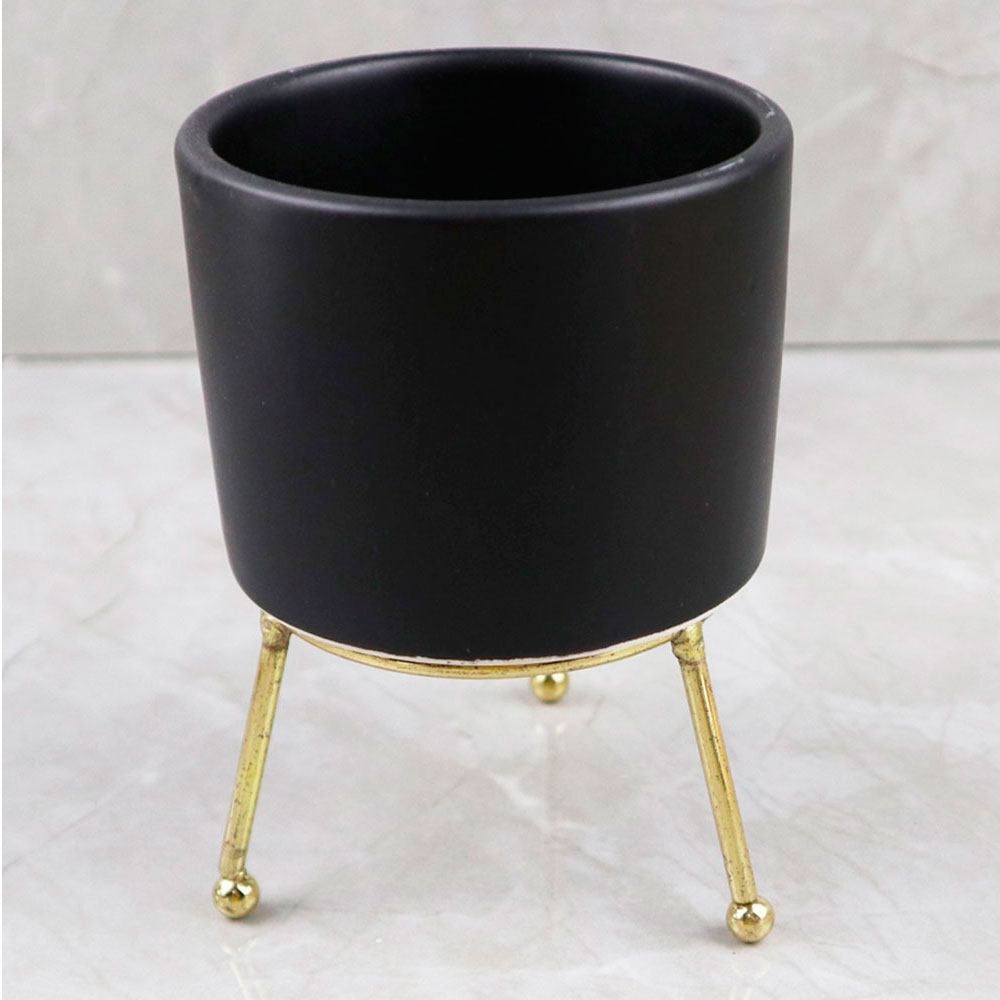 Maceta de ceramica negra - Galerías el Triunfo - 049072578083