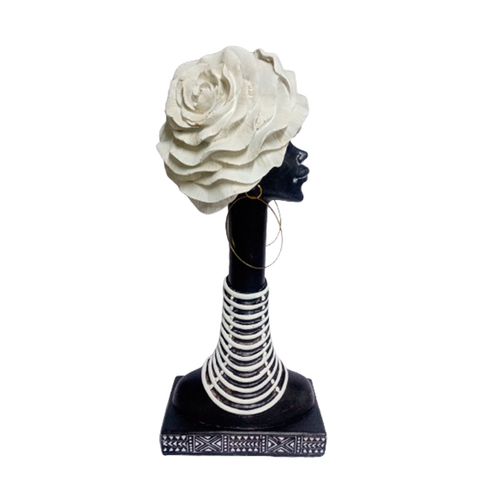 Cabeza de Mujer - Galerías el Triunfo - 049072778277