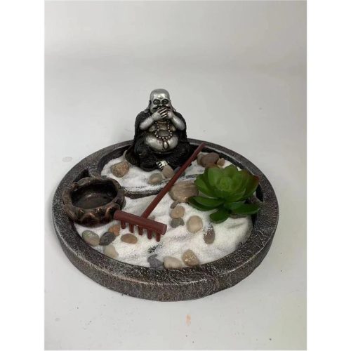 Buda sentado en jardin