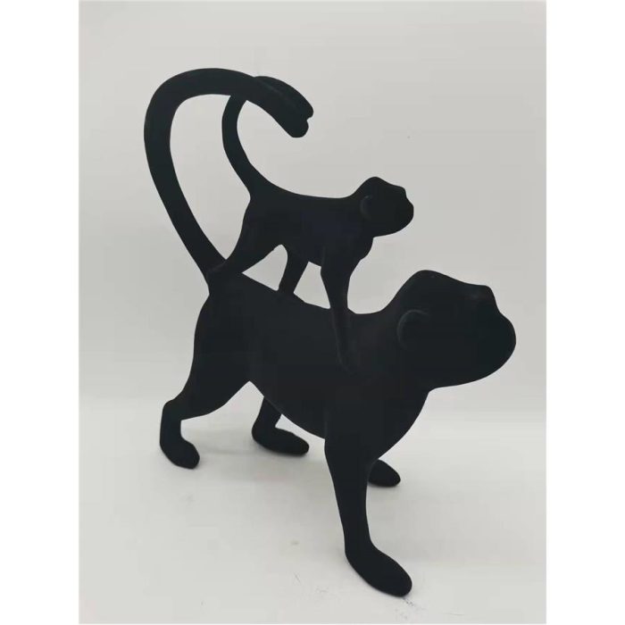 Mono con cría encima - Galerías el Triunfo - 049072778455