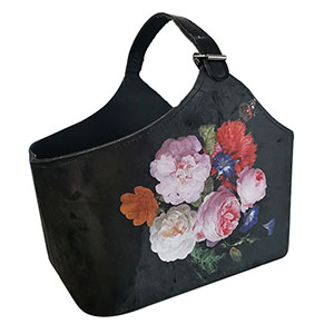 Revistero negro con rosas
