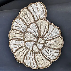 Mantel individual bordado