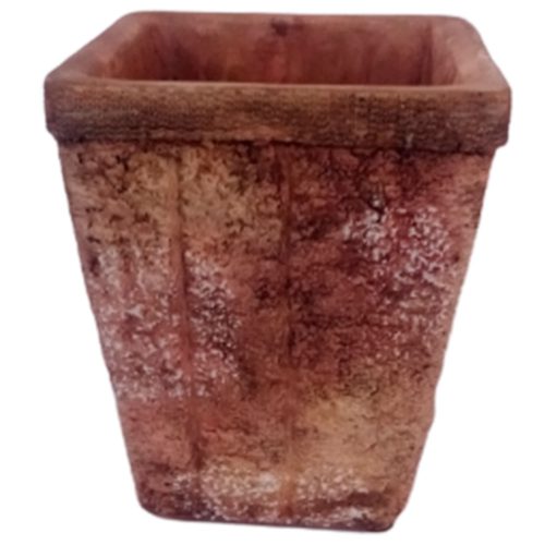 Maceta de cemento cuadrada