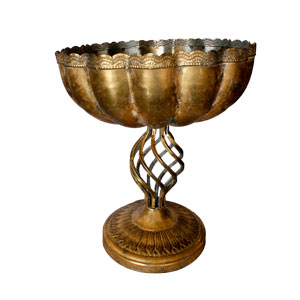 Macetero de metal dorado
