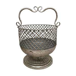 Candelabro de metal plateado