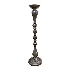 Candelabro de metal plateado