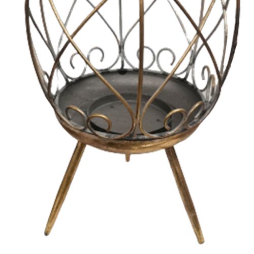 Candelabro de metal dorado