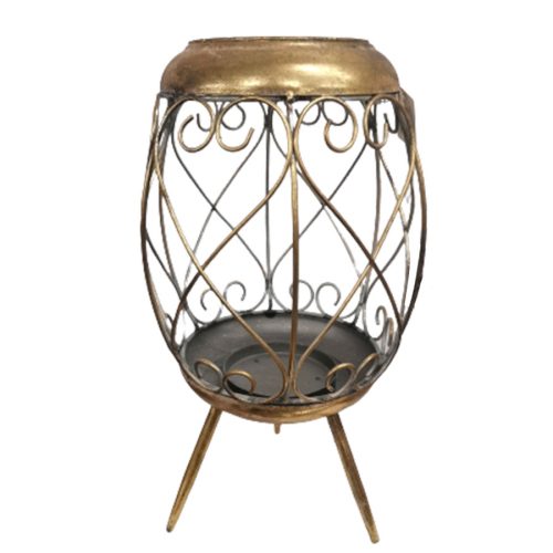 Candelabro de metal dorado