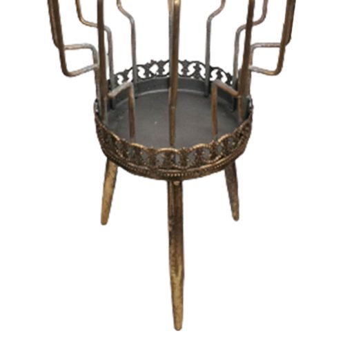 Candelabro de metal dorado