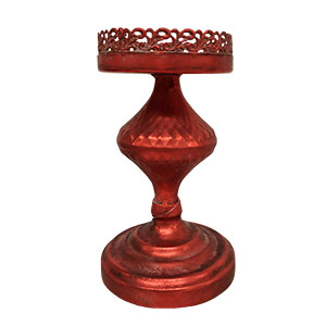 Candelabro de metal rojo