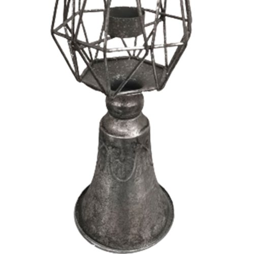 Candelabro de metal plateado