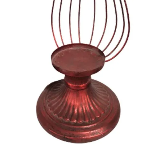 Candelabro de metal rojo