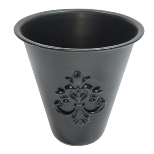 Maceta de metal negro