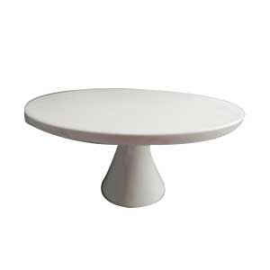 Pastelero de porcelana blanca