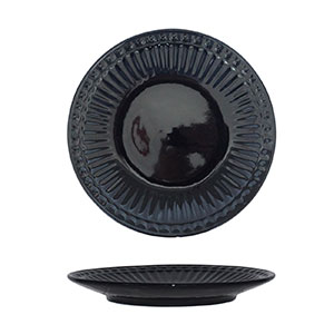 Plato negro de porcelana