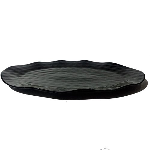 Plato de porcelana negra
