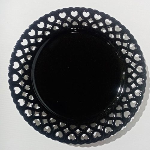 Plato de porcelana negra
