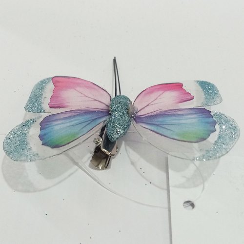 Mariposa azul con pinza