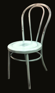 Silla de metal terminando