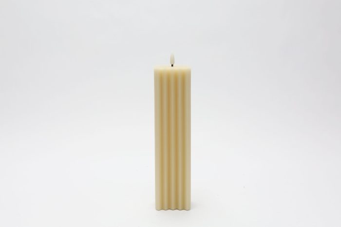 Vela de cera beige - Galerías el Triunfo - 180207889071