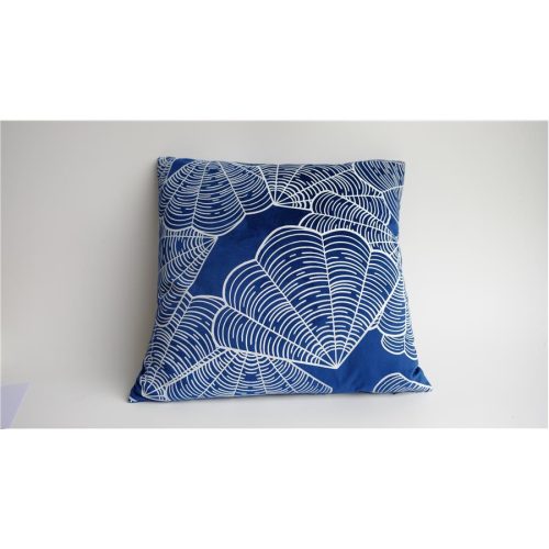 Cojin azul estampado concha
