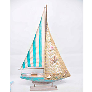 Velero de madera verde