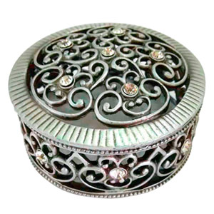 Alhajero de metal plateado