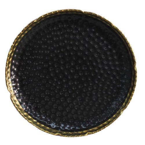 Plato negro diseño hoyos