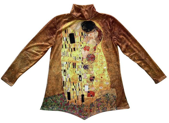 Blusa con pareja besándose - Galerías el Triunfo - 291001736063