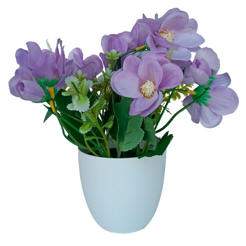 Maceta con flores lilas