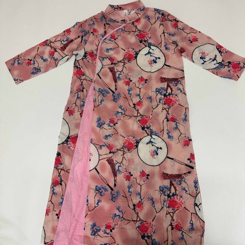 Vestido rosa diseño flores