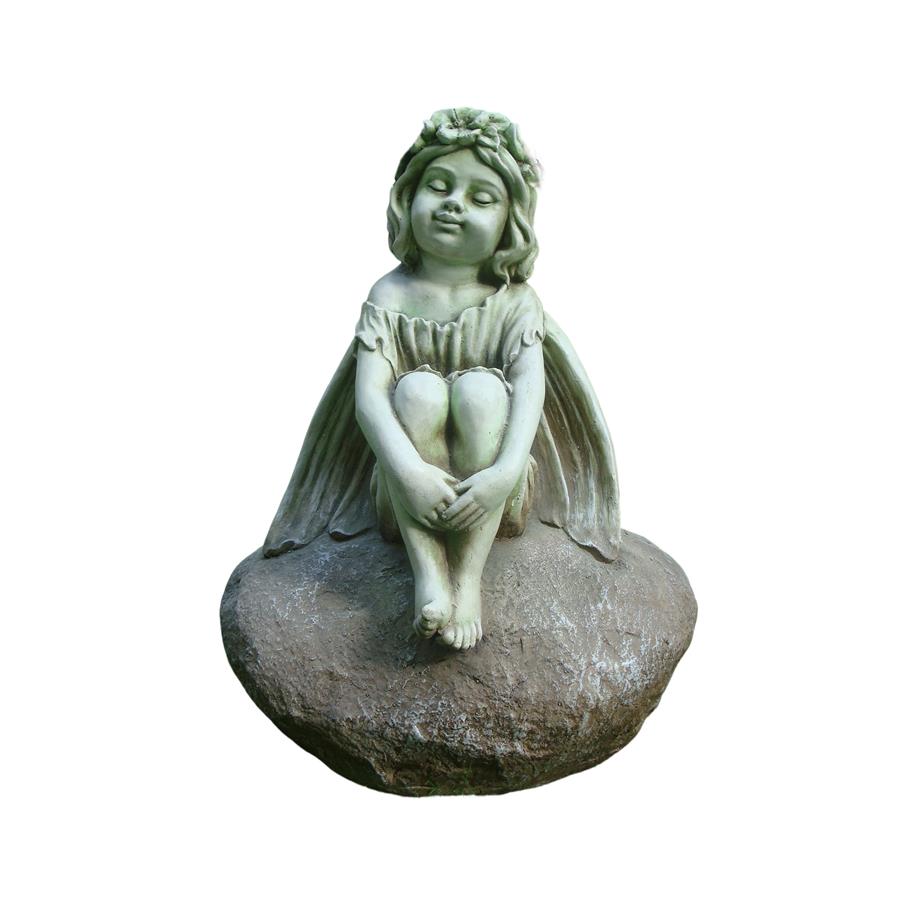 Hada de poliresina sentada - Galerías el Triunfo - 044072458017