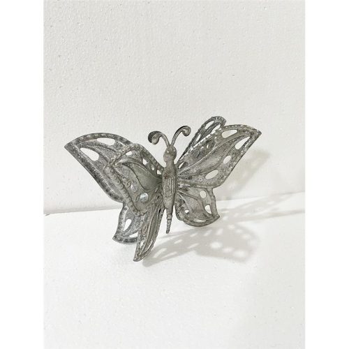 Mariposa de metal