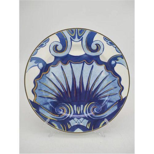 Plato de cerámica azul