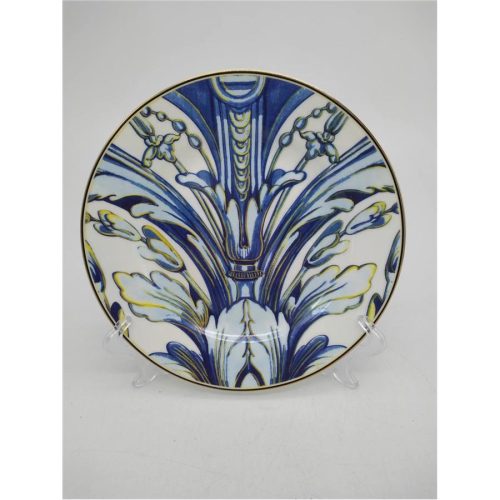 Plato de cerámica azul