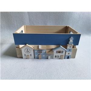Caja de madera con casitas