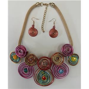 Juego de collar y aretes de colores con tejido dorado de 11x45x1cm