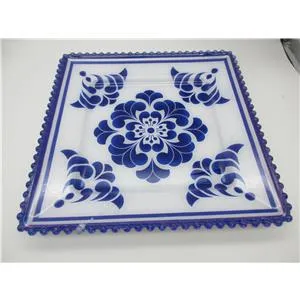 Charola de plástico cuadrada diseño flor azul con blanco de 32x32x3cm