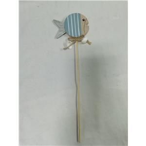 Pick con pescado de madera azul claro