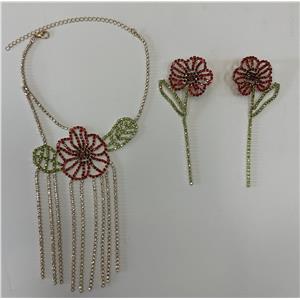 Juego de collar y aretes diseño flor con brillantes verde y rojo de 15x39x1cm