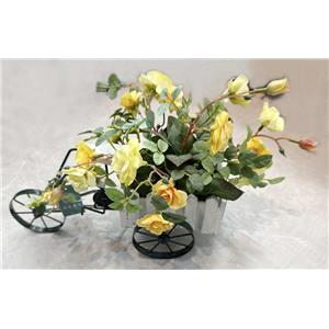 Maceta diseño bicicleta con flores amarillas de 12x30x26cm