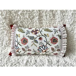 Cojín estampado flores blanco con rojo y encaje de 30X50cm 100% Polyester