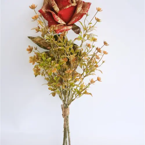 Ramo de follaje con rosa artificial cobre de 50cm