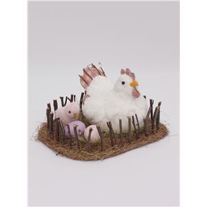 Nido con gallina y 2 huevos de 26x22x15cm