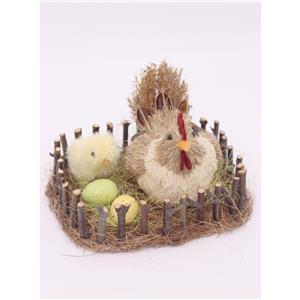 Nido con gallina de fibras naturales café y huevos de 21x18x11cm