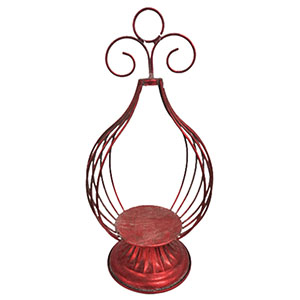 Candelabro de metal rojo