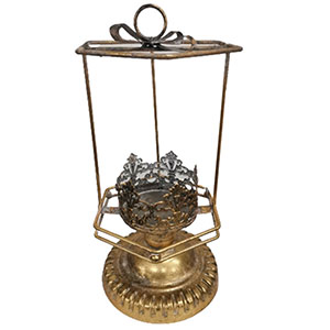 Candelabro de metal dorado
