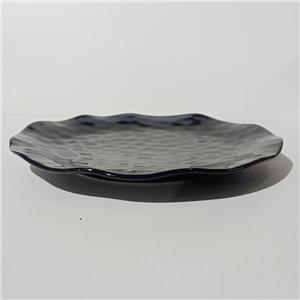 Plato de porcelana negra